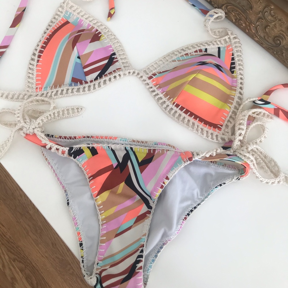 Victoria’s Secret bikini